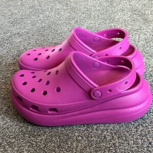 CROCS Women’s 9 Men’s 7 Hot Pink Crush Platform Clogs Boho Festival Hippie Gypsy